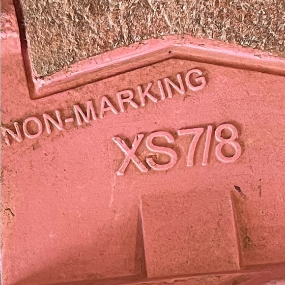 Barbie rain boots with Barbie heads in a size XS 7/8 - Picture 8 of 16